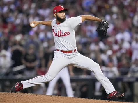Phillies’ bullpen fails late again in 6-5 loss to Diamondbacks, tying the NLCS at 2-all